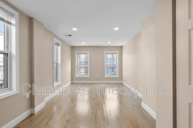 Building Photo - 1641 4th St NW