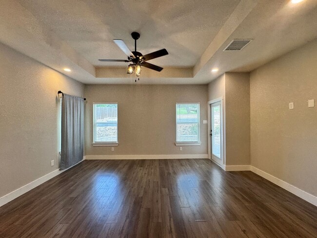 Building Photo - For Rent – 100 Brooklyn Dr, Canyon Lake, T...
