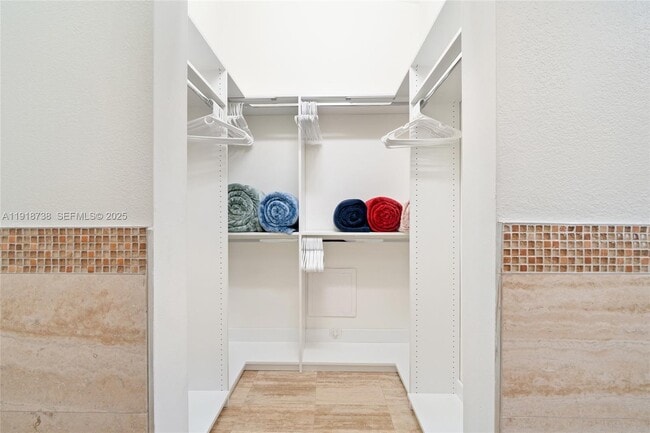 Building Photo - 5424 SW 154th Pl