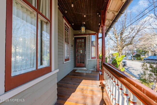 Building Photo - 62 Webb Ave