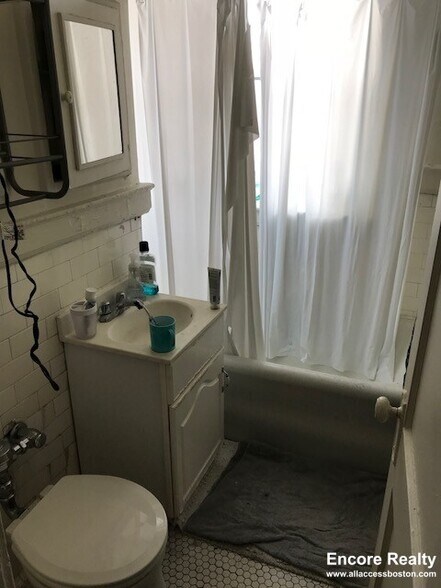 Building Photo - 1163 Boylston St