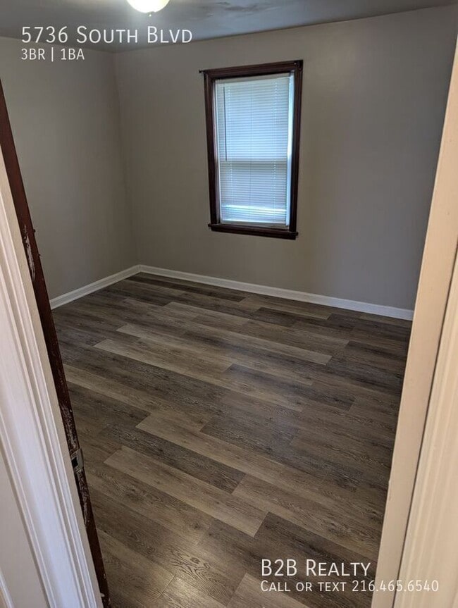 Building Photo - 5736 South Blvd