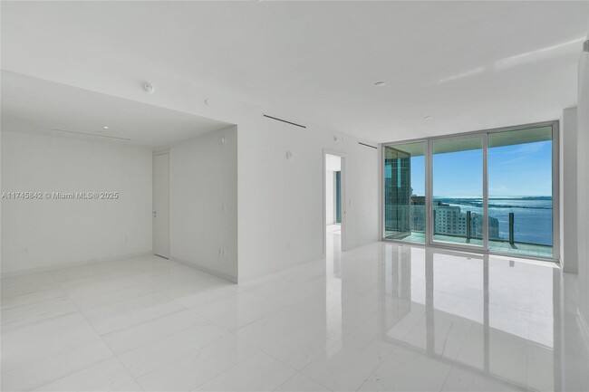 Building Photo - 300 Biscayne Blvd Way