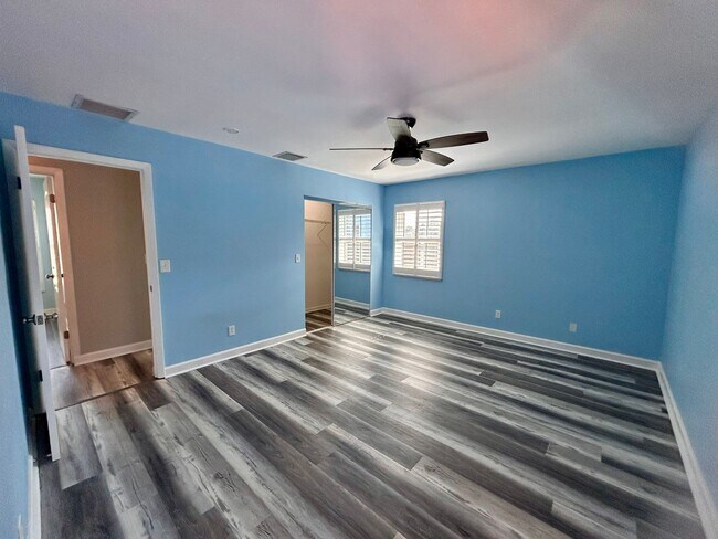 Building Photo - 316 NW Avens St