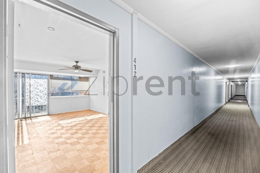 Building Photo - 5851 Quantrell Ave