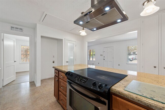 Building Photo - 1510 Afton St