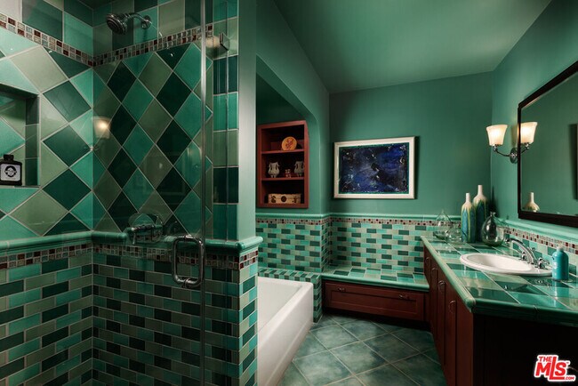 Building Photo - 12523 Helena St