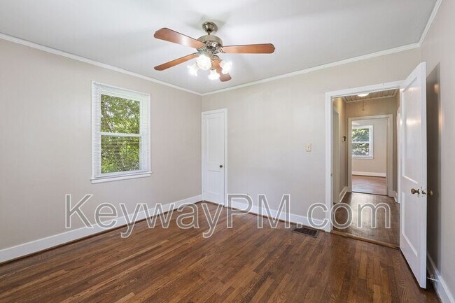 Building Photo - 2334 Redwood Dr