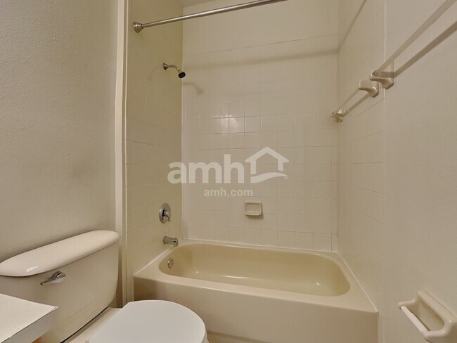 Building Photo - 1511 Emerald Hill Way