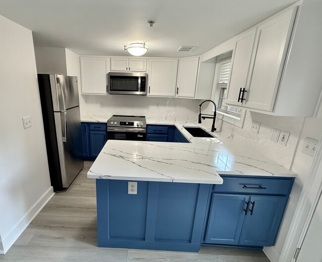 Building Photo - 28 Villa Ct SE