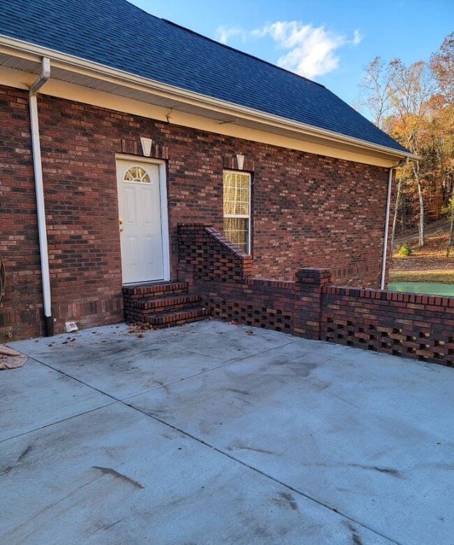 Building Photo - 6112 Birdsong Rd