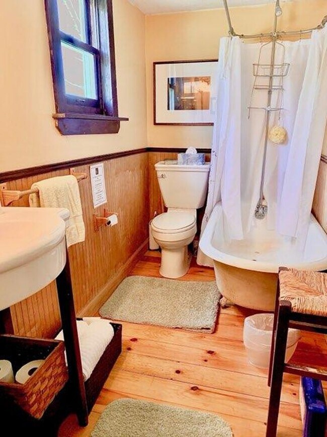 Building Photo - Writer's Retreat is a sweet rustic log cabin with 1 BR, 1 Ba located 4 miles from Lexington.
