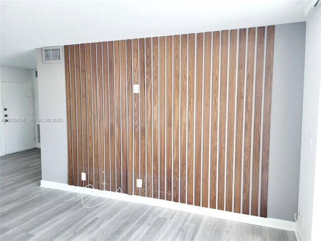 Building Photo - 137 Golden Isles Dr