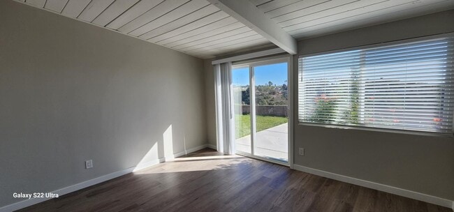 Building Photo - Freshly remodeled, 4 bedroom 2 bath house ...