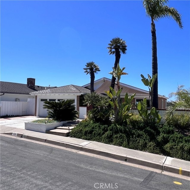 Building Photo - 425 Calle Pueblo