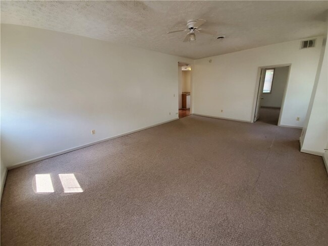 Building Photo - 74 Stewart St