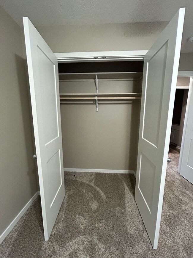 Building Photo - Papillion 3 Bedroom Townhome!