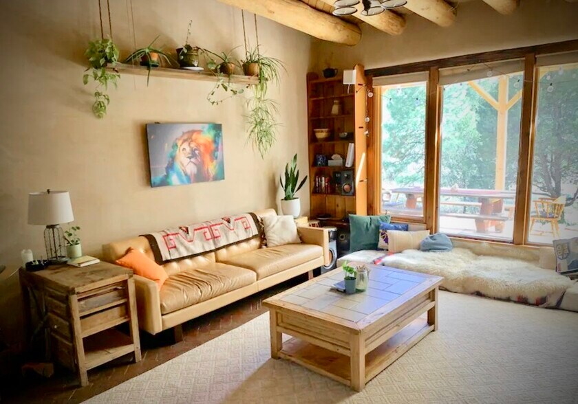 Building Photo - 39 Burro Bend