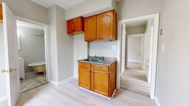 Building Photo - 3816 W 36th St