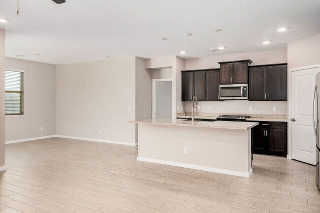 Building Photo - 19981 W Badgett Ln