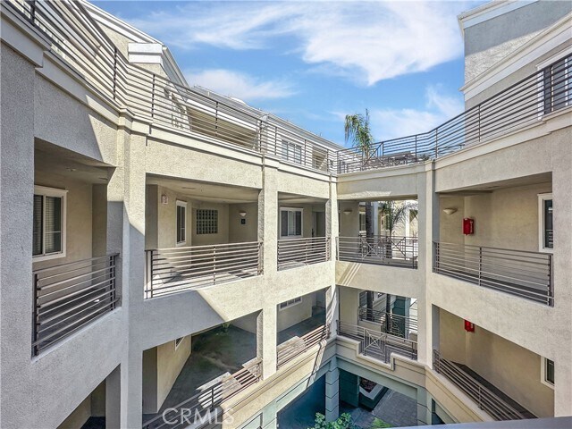 Building Photo - 2253 Martin