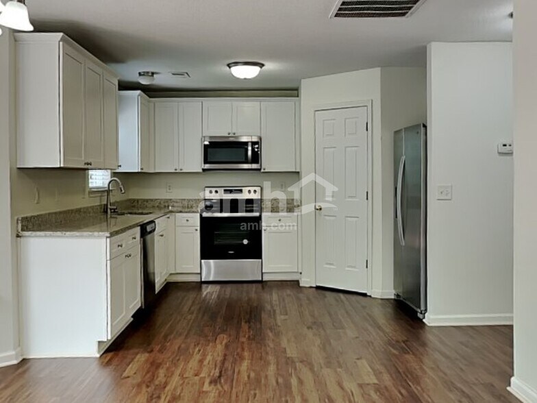 Building Photo - 211 Juniper Leaf Way