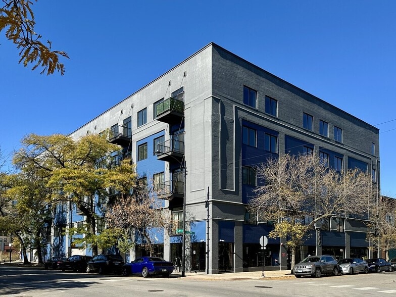 Primary Photo - 2550 S Wabash Ave