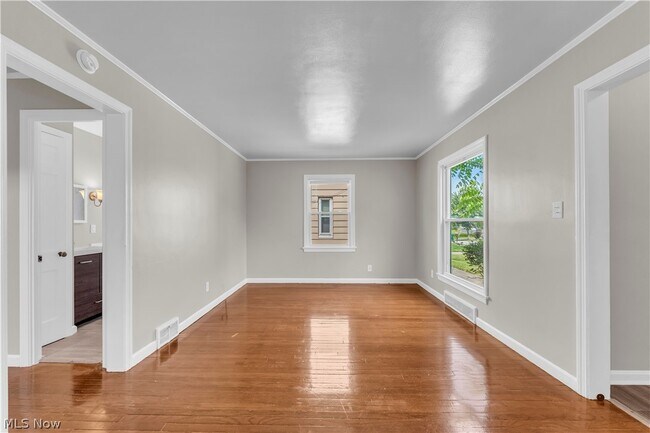 Building Photo - 21106 Gardenview Dr