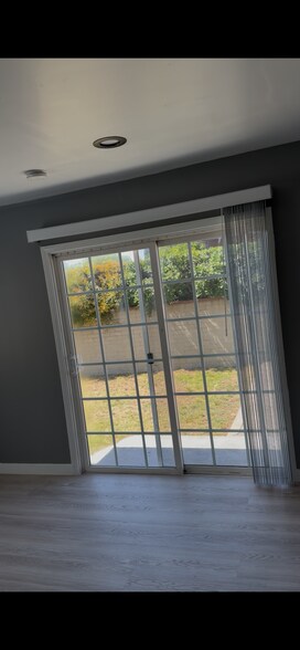 Building Photo - 8543 Wakefield Ave