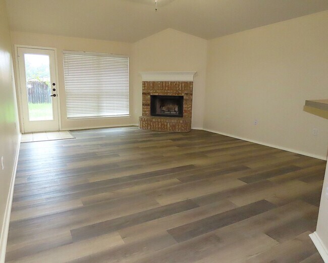 Building Photo - Beautiful 3 Bedroom, 2 Bath Home in Flint!