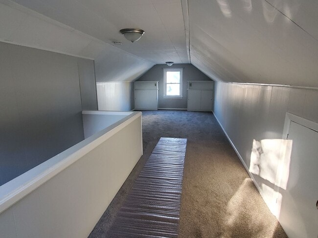 Building Photo - Wonderfully updated 3BR, 2BA home!