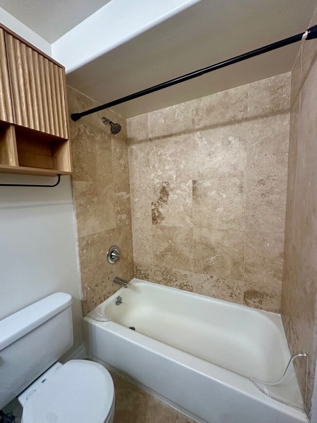 Building Photo - North Park 2bed/2bath with parking