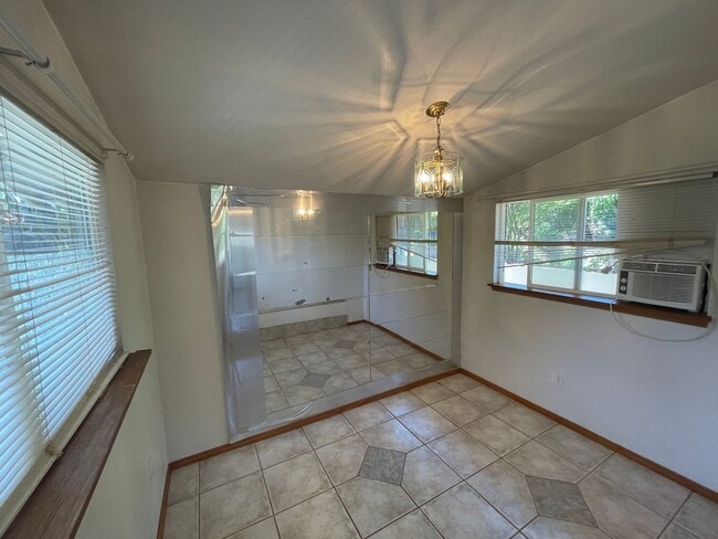 Building Photo - Haku Hale Ohana