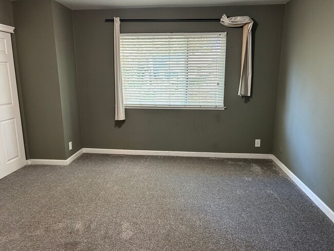 Building Photo - Welcome to your dream home in Hayward