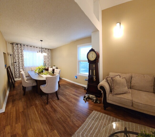 Building Photo - 5415 S Dunkirk Way
