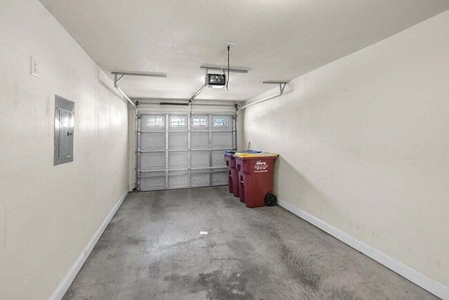 Building Photo - 506 Wingspan Way