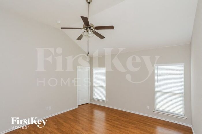 Building Photo - 5105 Glen Meadow Dr
