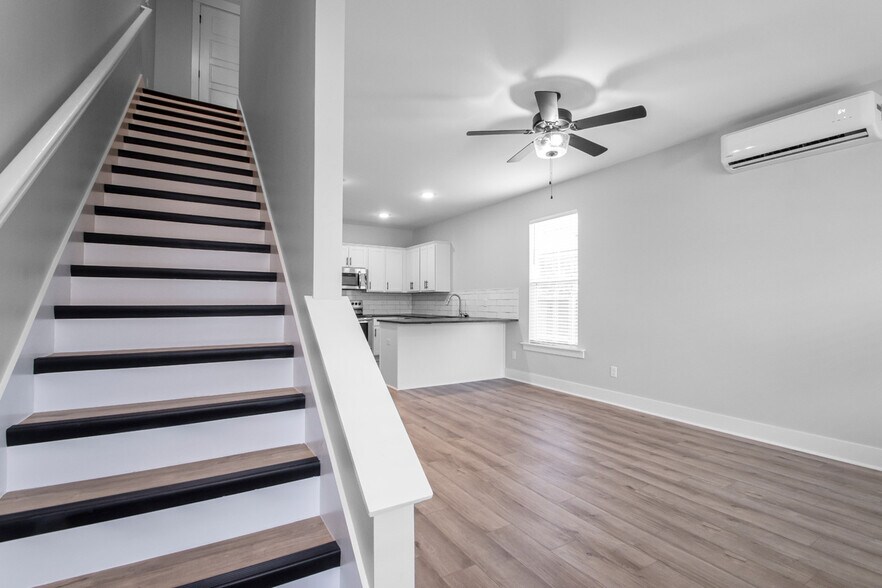 Stairs - 809 Maple St