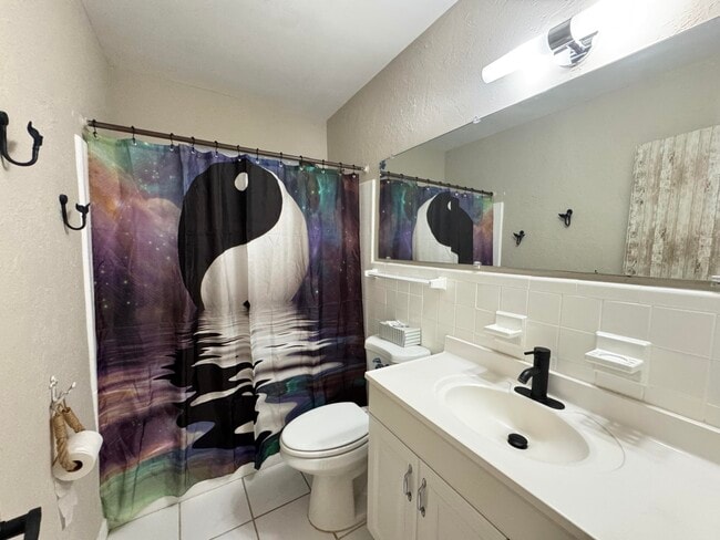 Building Photo - 8341 Sunset Dr