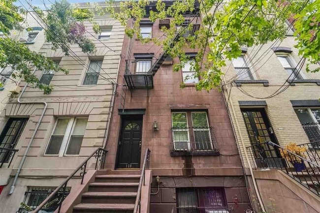 Building Photo - 138 Garden St