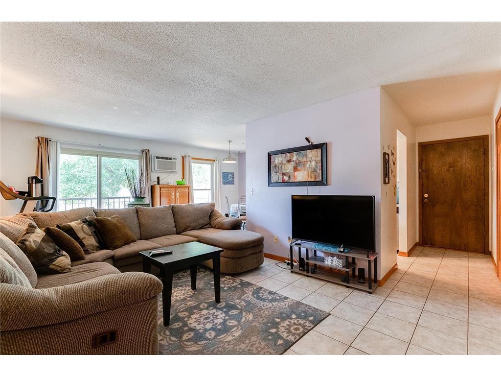 Building Photo - 900 9th Ave S