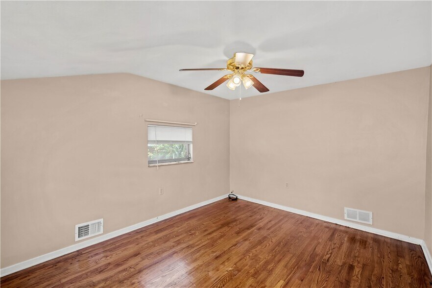 Bedroom 1 of 4 - 1492 Prospect Rd