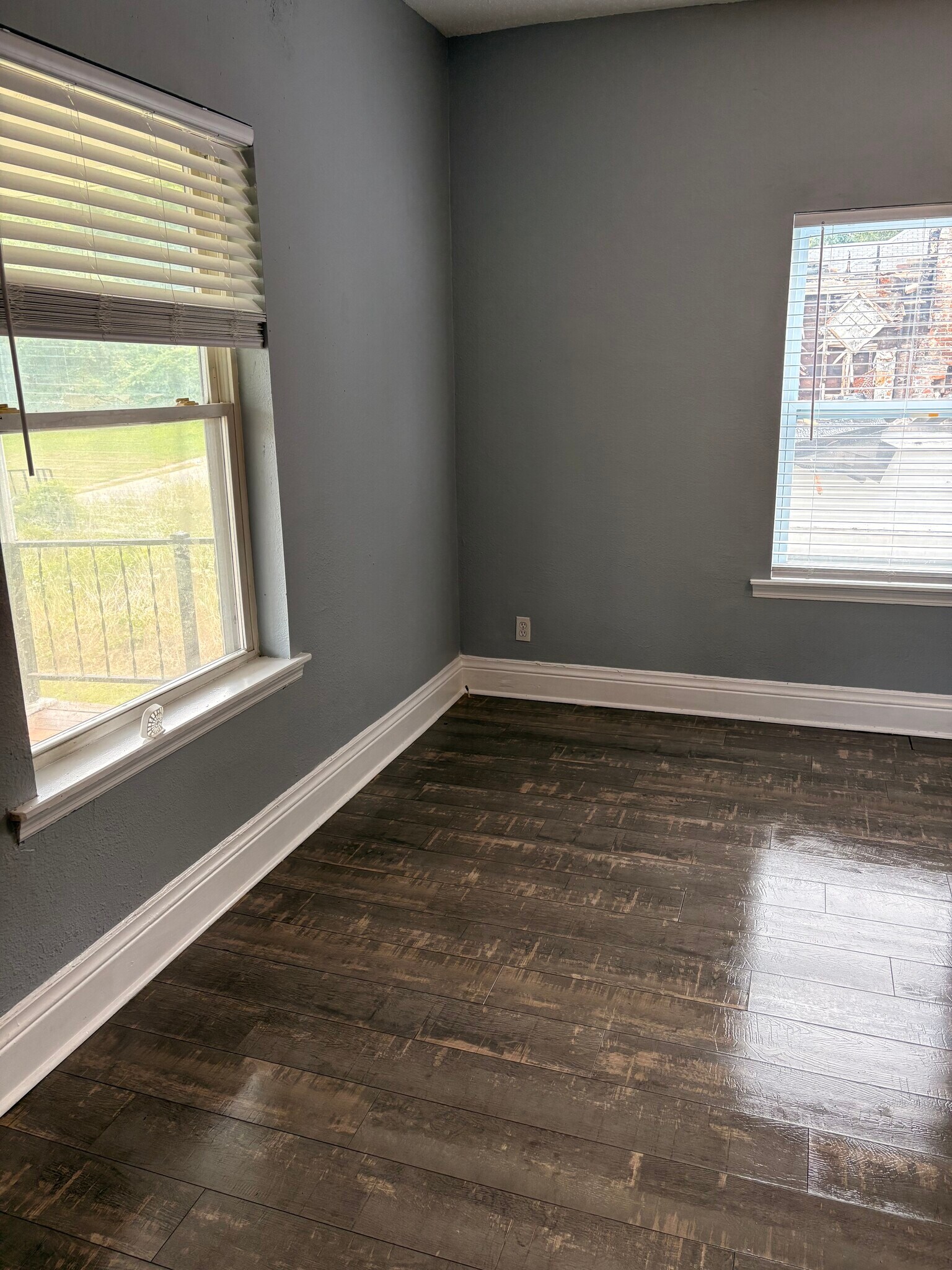 Building Photo - 3723 Sylvan Pl