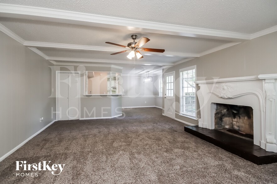 Building Photo - 1702 Corral Dr
