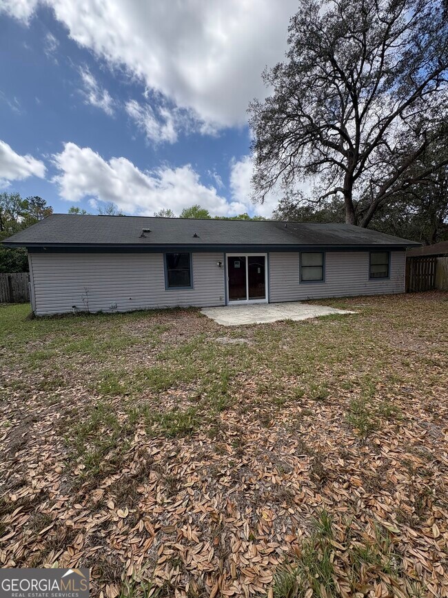 Building Photo - 155 Woodhaven Dr