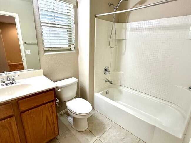 Building Photo - Exceptional 3BR home in gated Westridge Park! Loft, granite kitchen, stainless appliances, 2-car ...