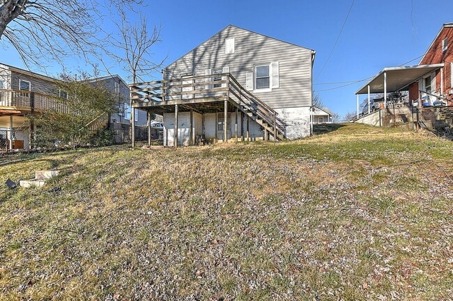 Building Photo - 1116 Myrtle St