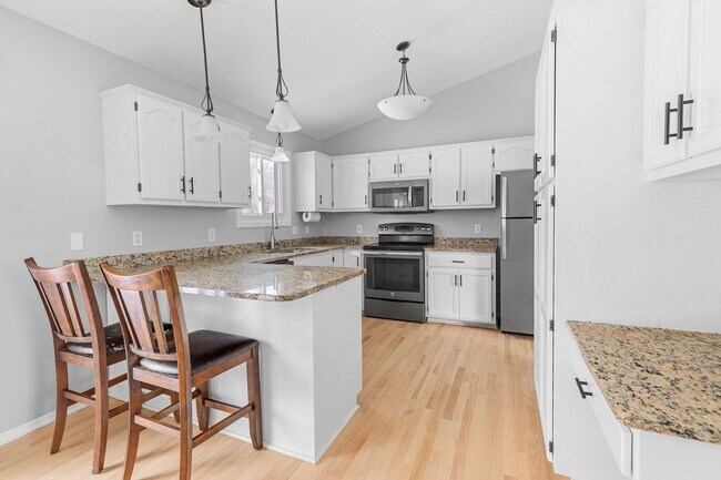 Building Photo - 445 43rd Ave NW
