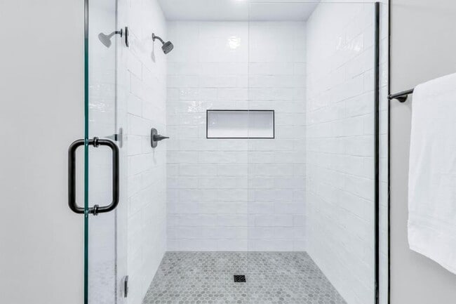 Building Photo - 166 Sango Dr