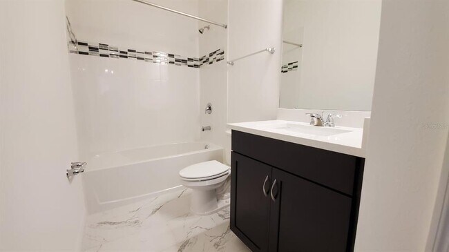 Building Photo - 9918 Summerlake Groves St